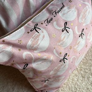 ♥️… Too Faced Pink Bow Swan Makeup Toiletrie Bag